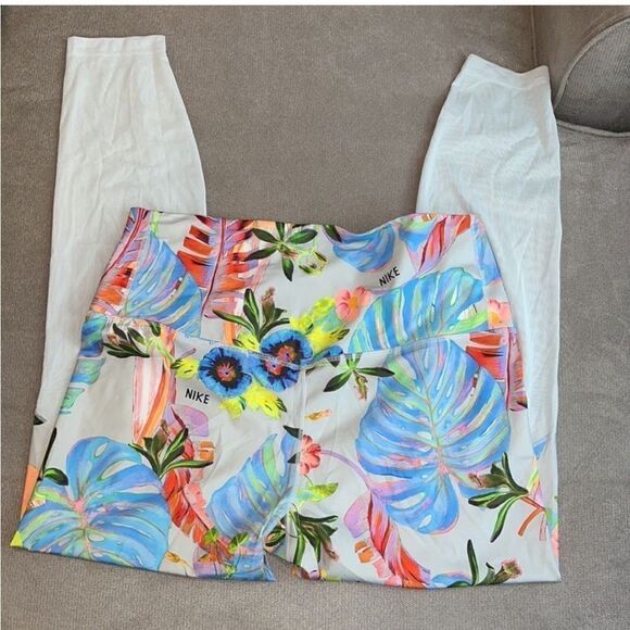 Nwot Nike dri-fit tropical floral print pants - Picture 3 of 6